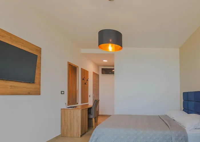 Maresole Beachfront 波雷奇