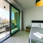 فندق مبيت وإفطار Maresole Beachfront 3*
