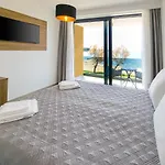 Maresole Beachfront فندق مبيت وإفطار 3*