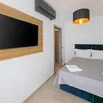 Maresole Beachfront 3* بوريتش