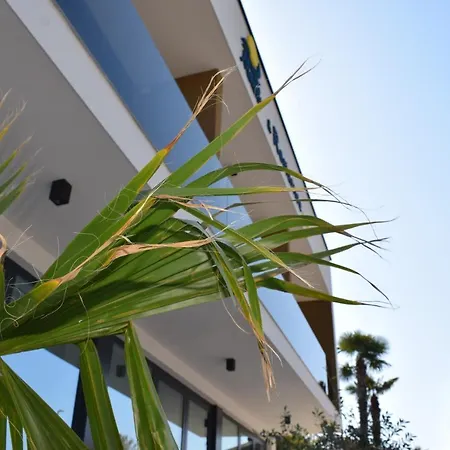 Maresole Beachfront Bed and Breakfast