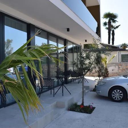 Maresole Beachfront Bed and Breakfast