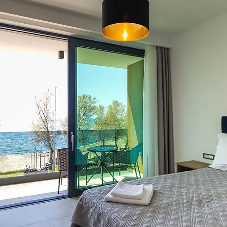 Maresole Beachfront 3* Πόρετς