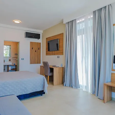 Maresole Beachfront Отель типа 