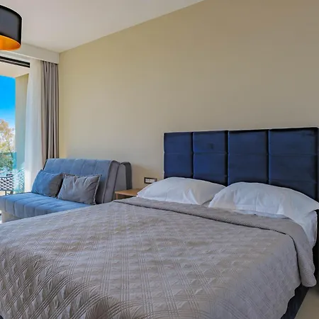 Maresole Beachfront לינה וארוחת בוקר 3*