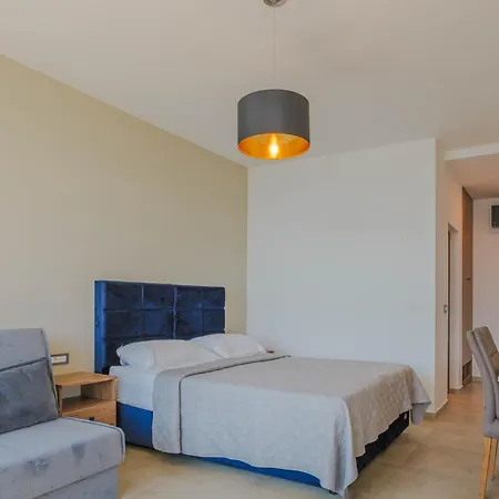 Maresole Beachfront לינה וארוחת בוקר 3*
