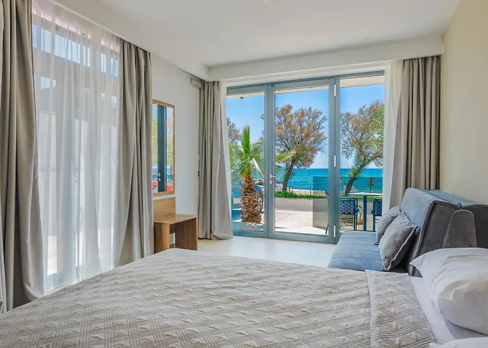 Maresole Beachfront Bed and Breakfast Πόρετς