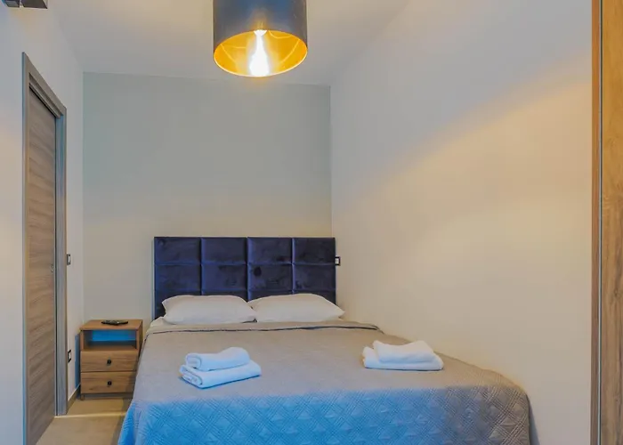 Maresole Beachfront 포레치