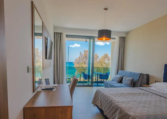 Maresole Beachfront Bed and Breakfast Πόρετς