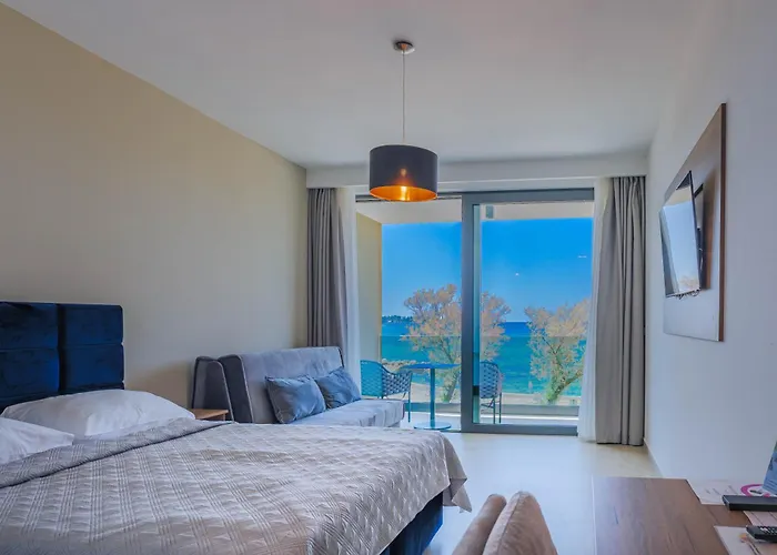 Maresole Beachfront 3* Πόρετς