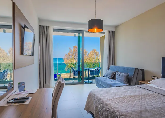 Maresole Beachfront B&B 포레치