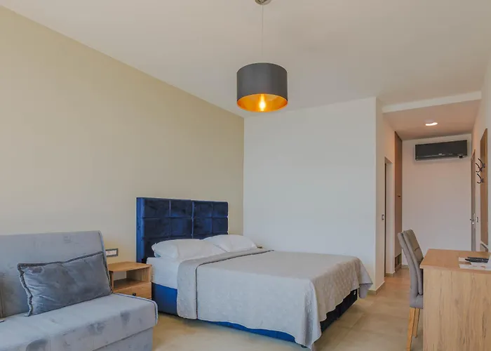 Maresole Beachfront B&B 3*