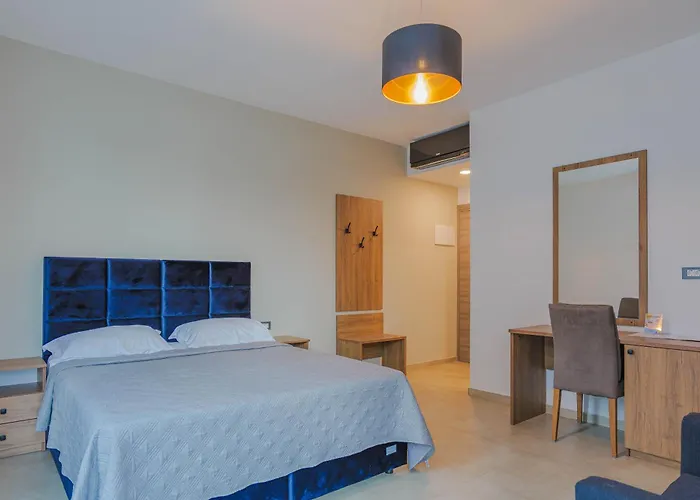 Maresole Beachfront 3* Πόρετς