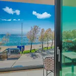 Maresole Beachfront 포레치